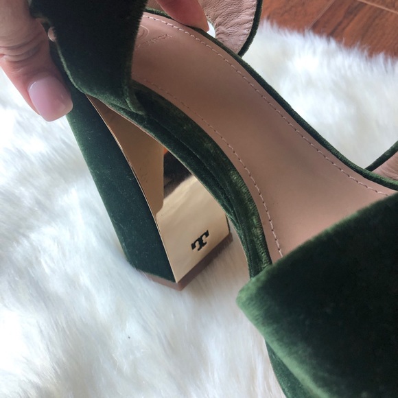 SOLD Tory Burch Green Loretta Velvet Sandal - Picture 4 of 7